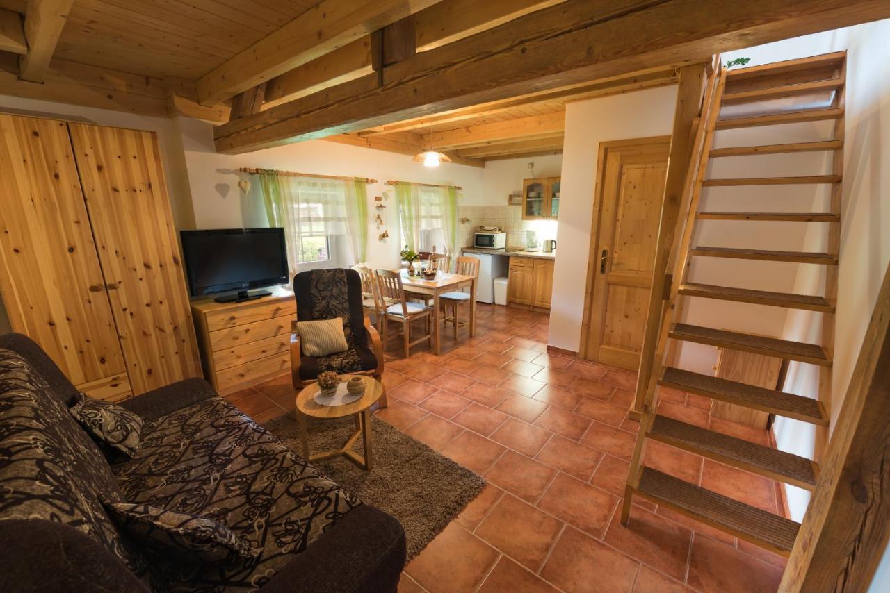 Apartmany Adrspach " U Kozaru " Тепліце-над-Метуї Екстер'єр фото