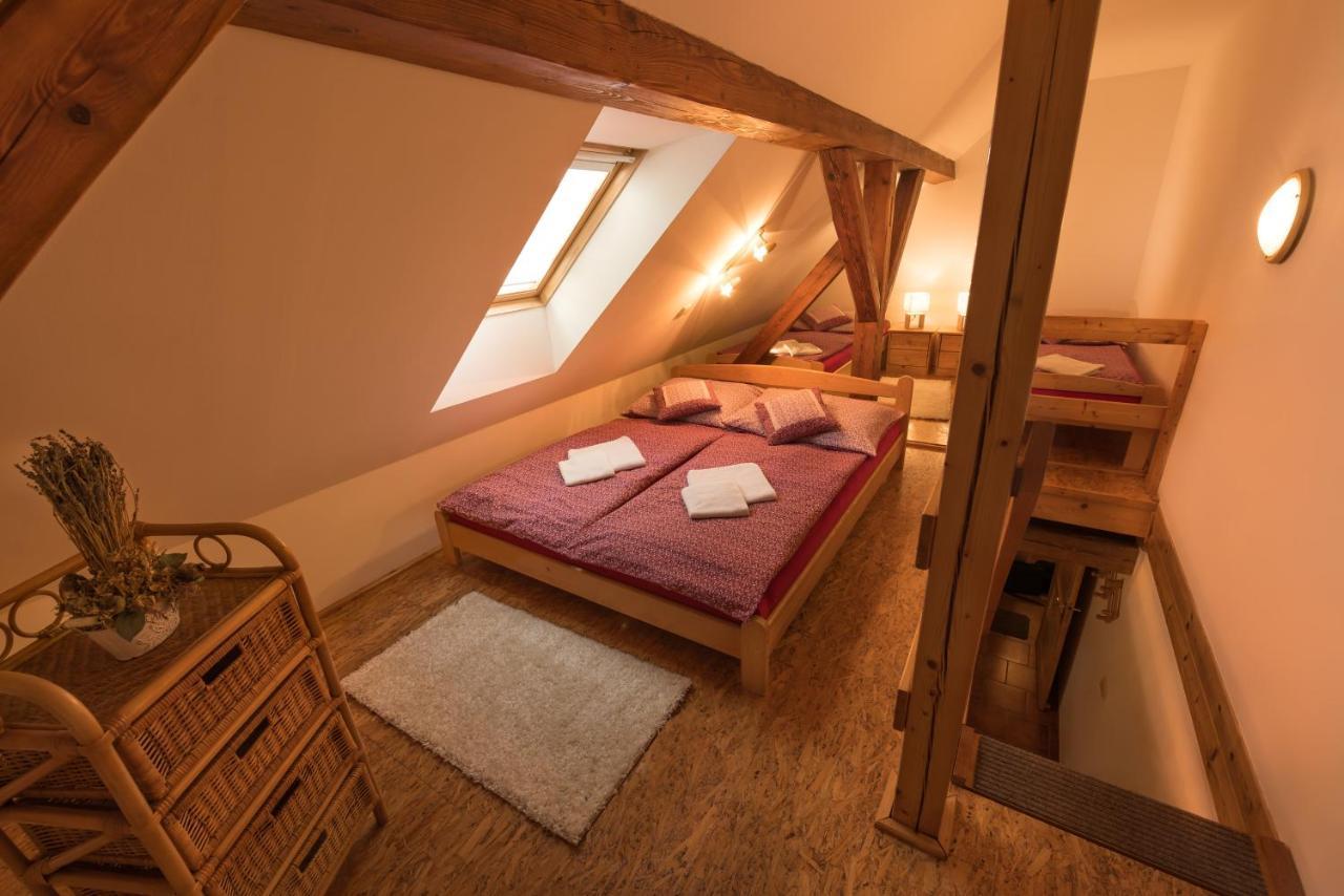 Apartmany Adrspach " U Kozaru " Тепліце-над-Метуї Екстер'єр фото