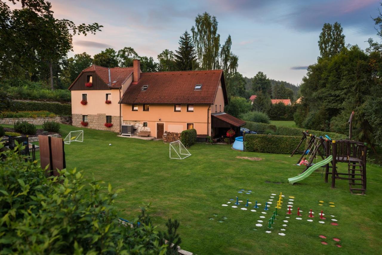 Apartmany Adrspach " U Kozaru " Тепліце-над-Метуї Екстер'єр фото