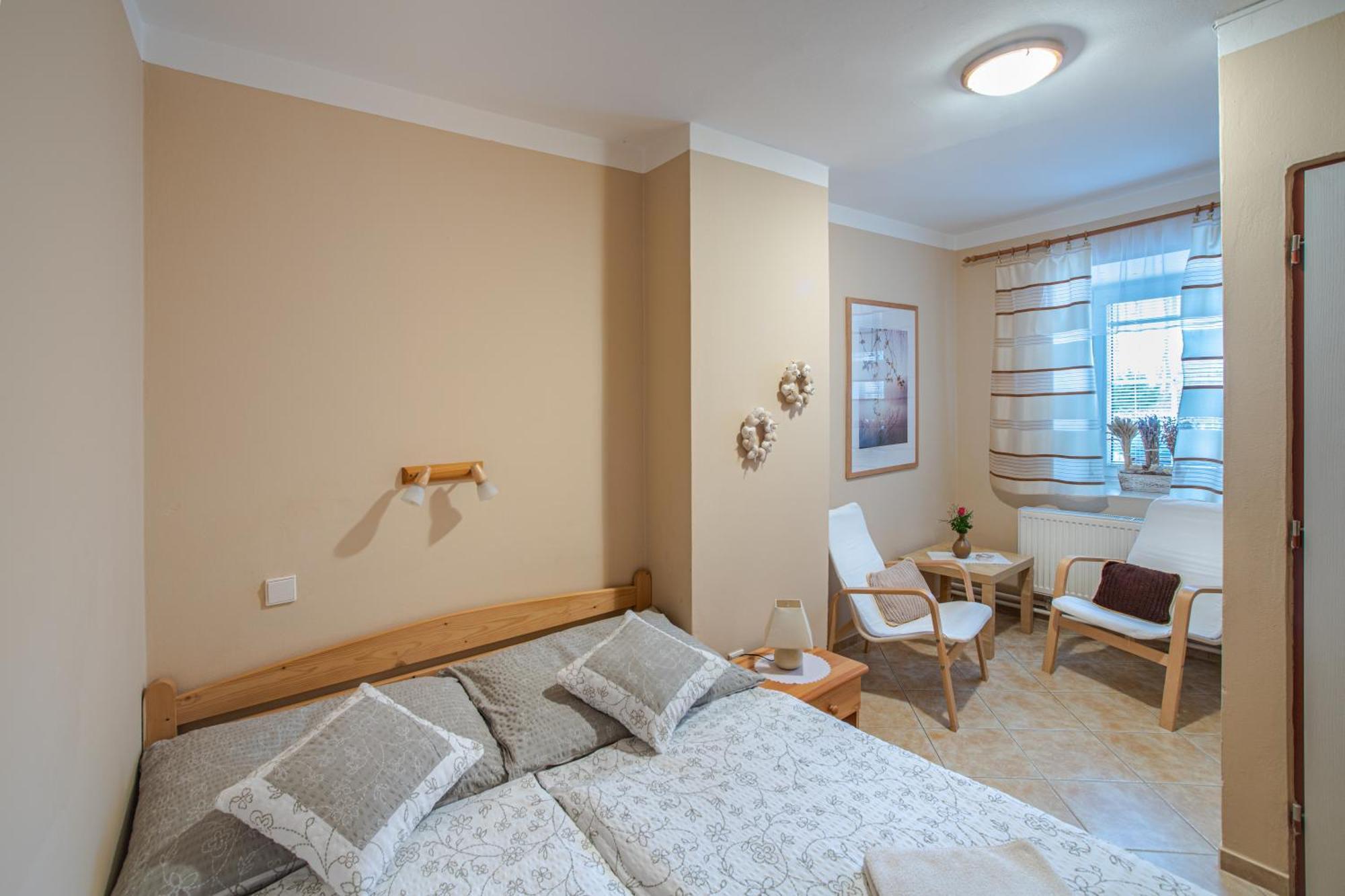 Apartmany Adrspach " U Kozaru " Тепліце-над-Метуї Екстер'єр фото